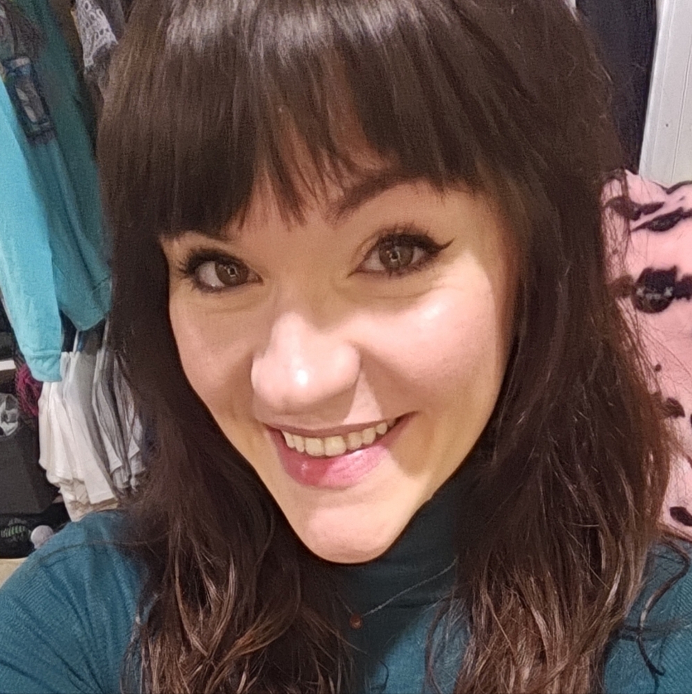 Meet your Posher, Stephanie